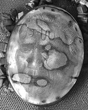 27Kapitel2 Medaillon